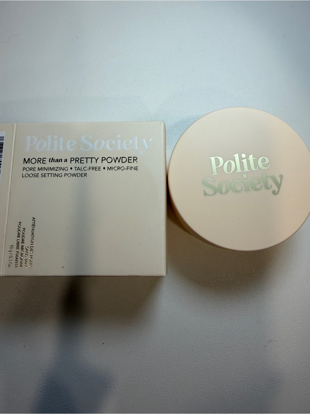 Polite Society More Than a Pretty Powder 0.3oz Universal translucent set&blur